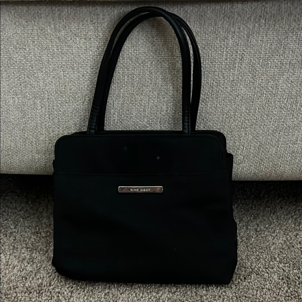 Nine West Black Shoulder Bag with Sophisticated Design